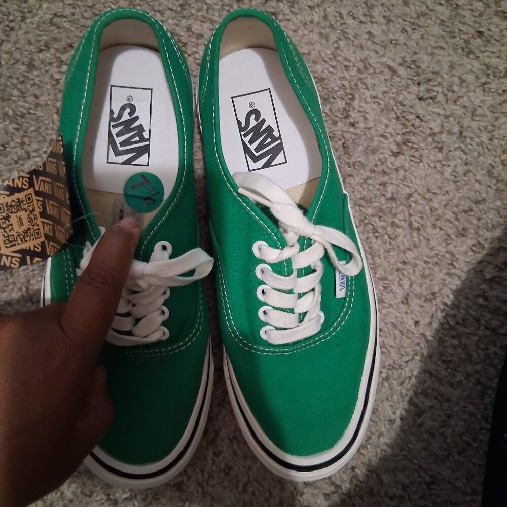 Vans - Picture 2 of 5